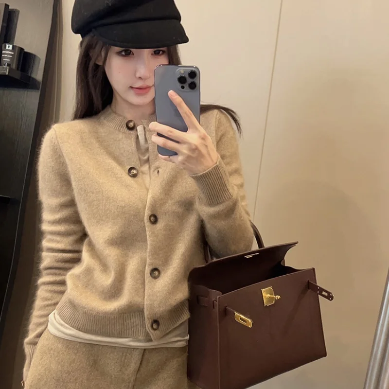 Autumn and Winter New 100% Pure Wool Cardigan Sweater Women's Knitted High Quality O-neck Women's Cashmere Coat Sweater - Image 2
